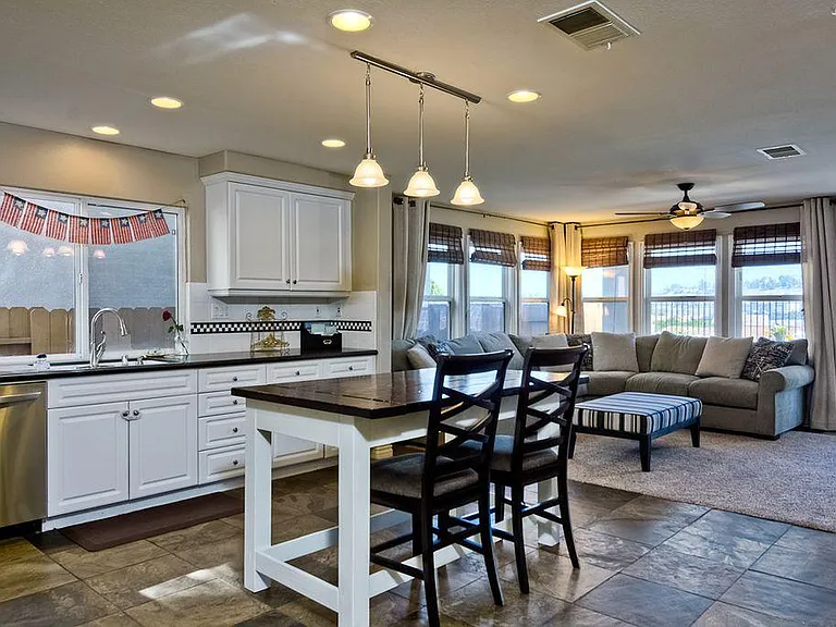 5216 Topsail Dr — Photo 9