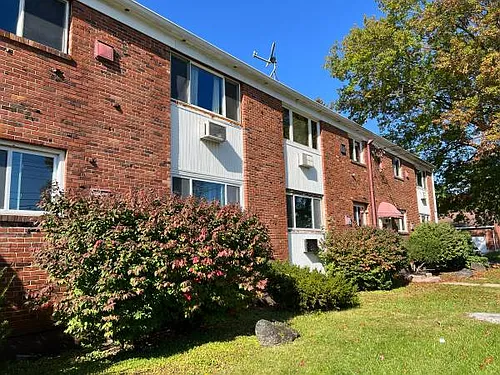 27 Tompkins St #B3 Photo 1