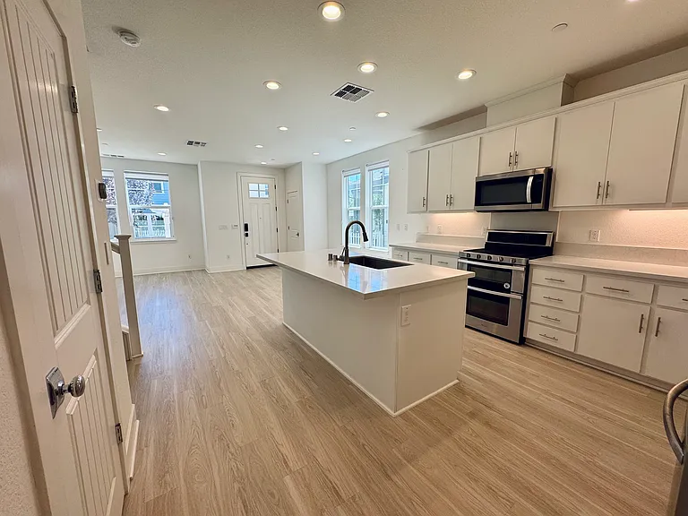 3551 Teeling Way — Photo 3