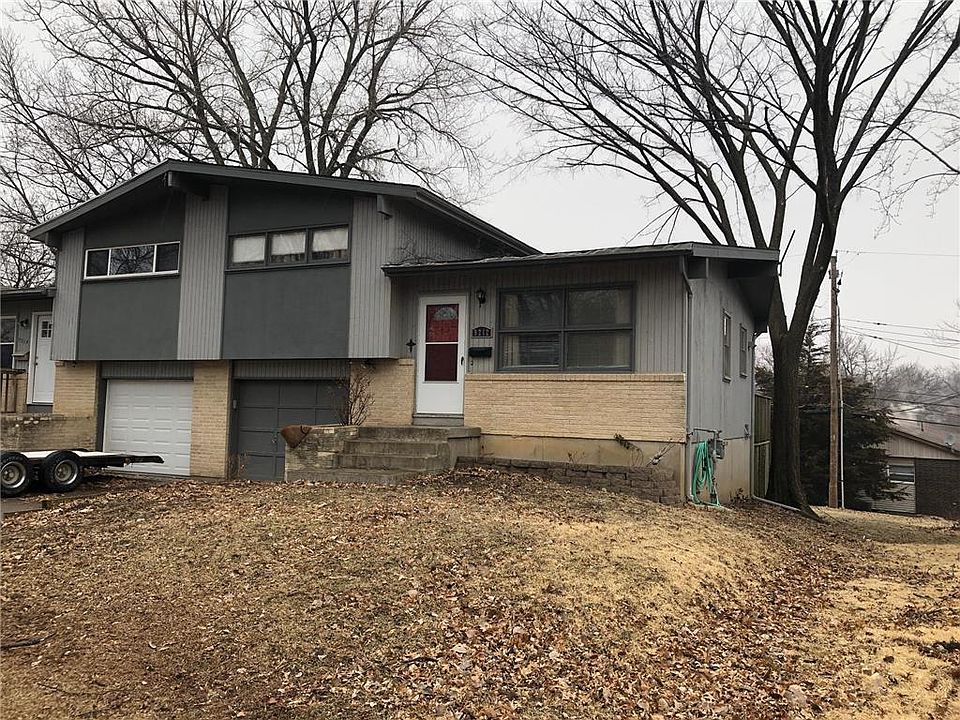 1st image of 9212 W 83rd Ter