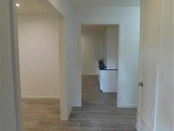 5th image of 646 Moray Pl