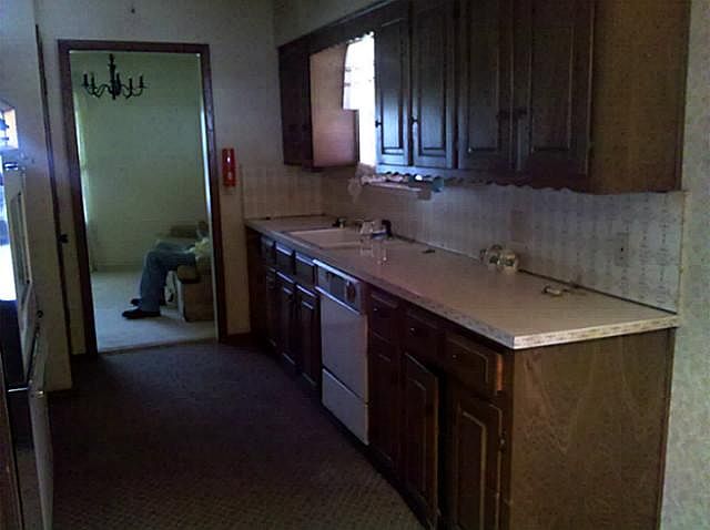 2nd image of 618 E Center St