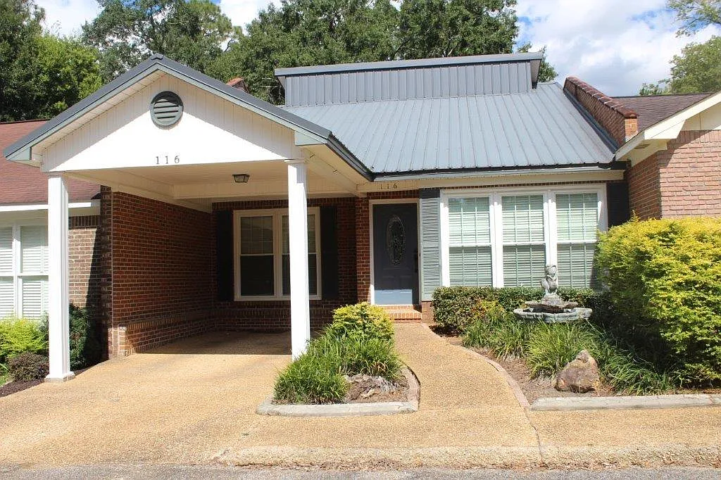 2 bed, 1359 sqft, $1,300 — Photo 1