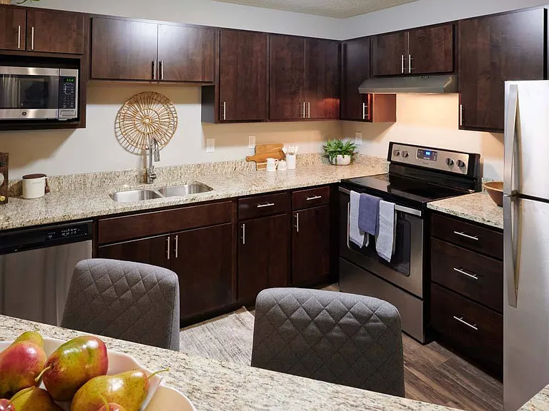 Valley Creek Apartments — Photo 14