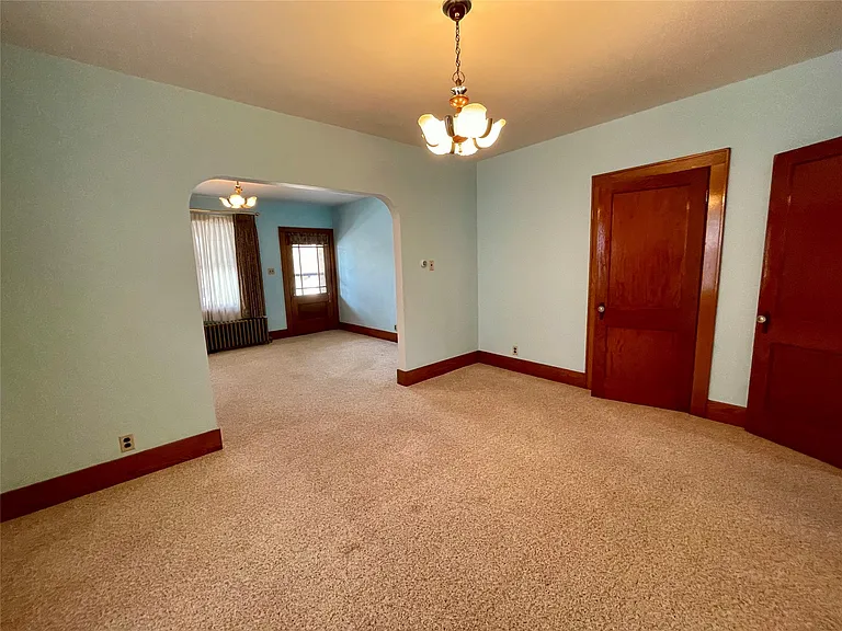 204 Rogers Ave N — Photo 8