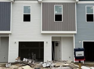 220 Crab Claw Spit Ln, Jacksonville, NC 28546
