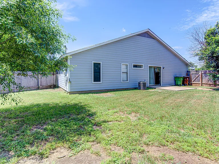 1603 Dale Cv — Photo 22