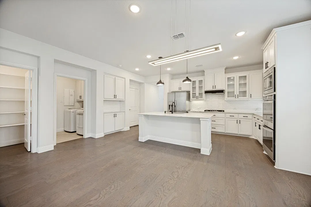 4 bed, 3142 sqft, $3,000 — Photo 2