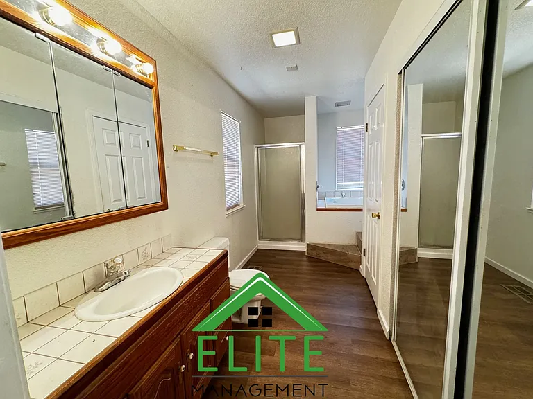 7221 Hedge Ave #1 — Photo 4
