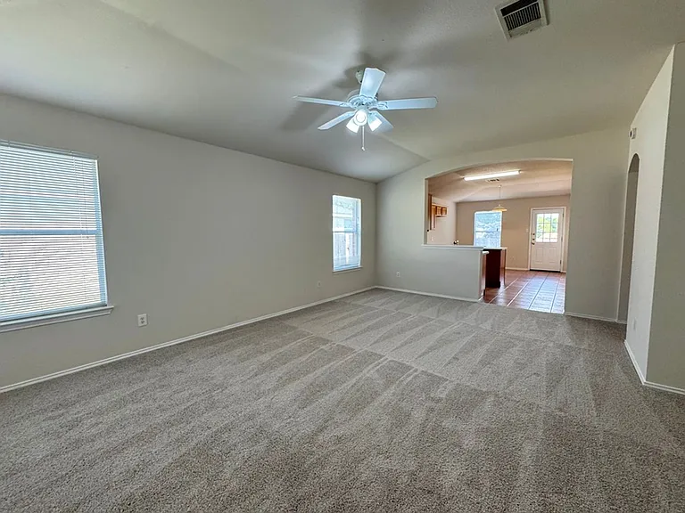 113 Salado Dr — Photo 10