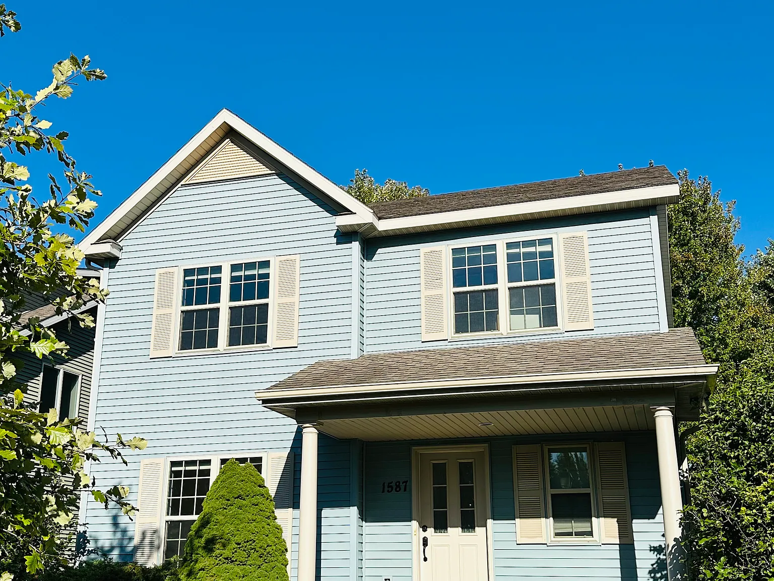 3 bed, 2.5 bath, 1740 sqft, $2,745 — Photo 2