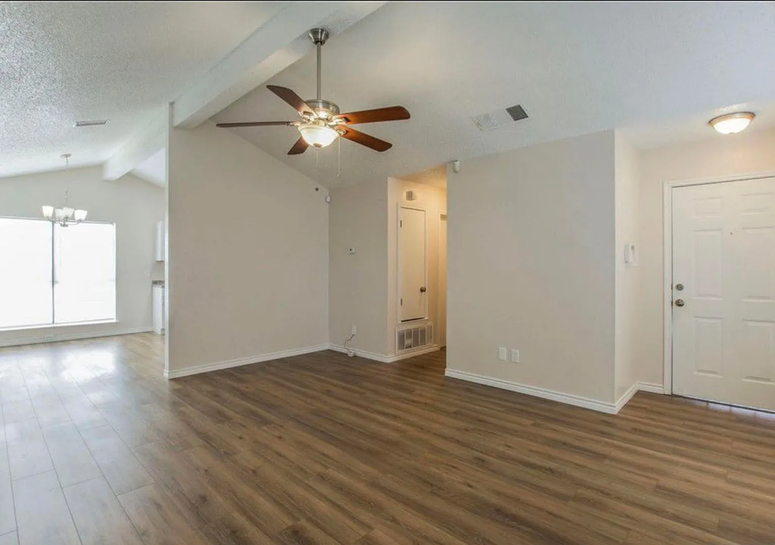 Move In Ready 3 Bedroom Home in Killeen! — Photo 3