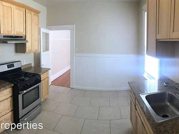 5th image of 1434 S Van Ness Ave #A