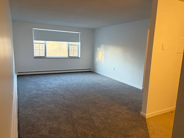 Lexington St Apartments — Photo 109