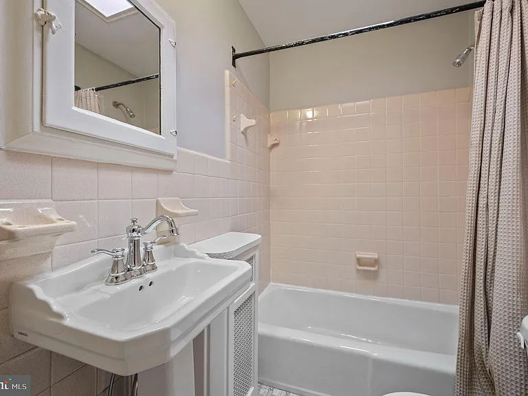 3319 Bowman St — Photo 13