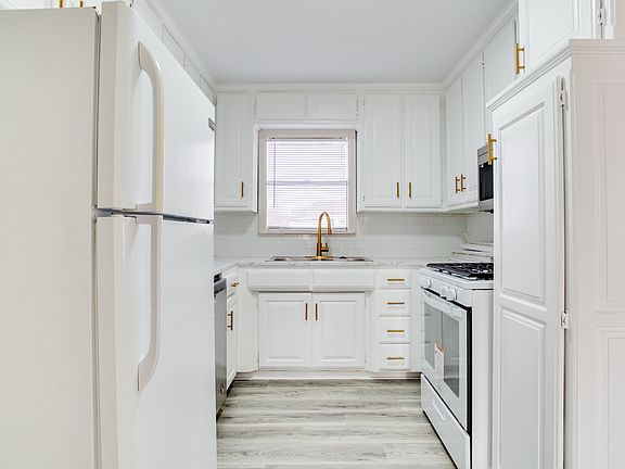 5th image of 2538 Everitt Dr