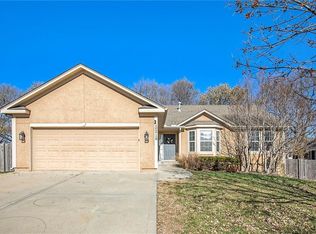 12218 Pebble Beach Dr, Kansas City, KS 66109