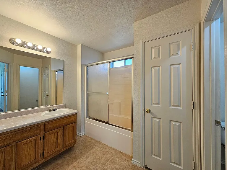 4604 Ledgestone Dr — Photo 9
