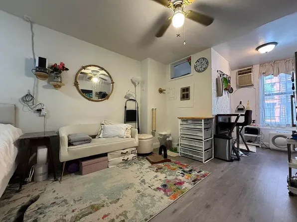 518 E 6th St #4, New York, NY 10009