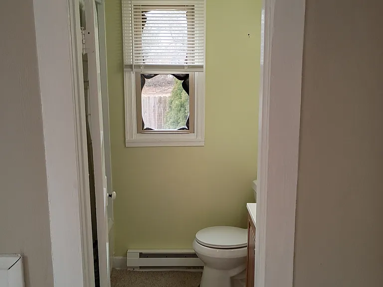 Private bath with shower tub