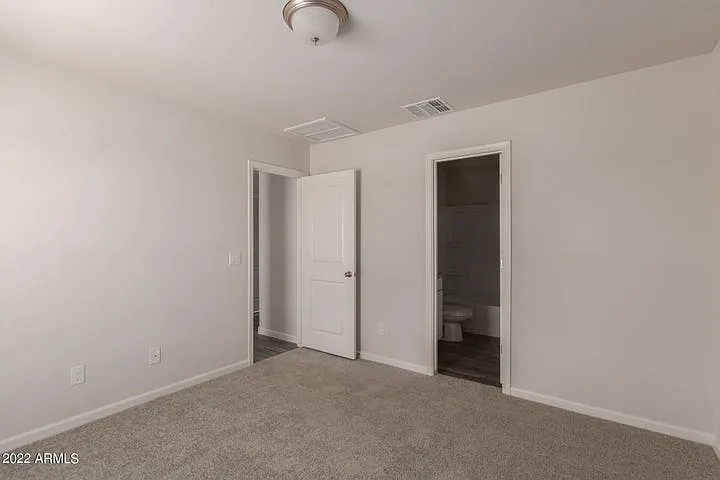 4025 N Montgomery Cir — Photo 3