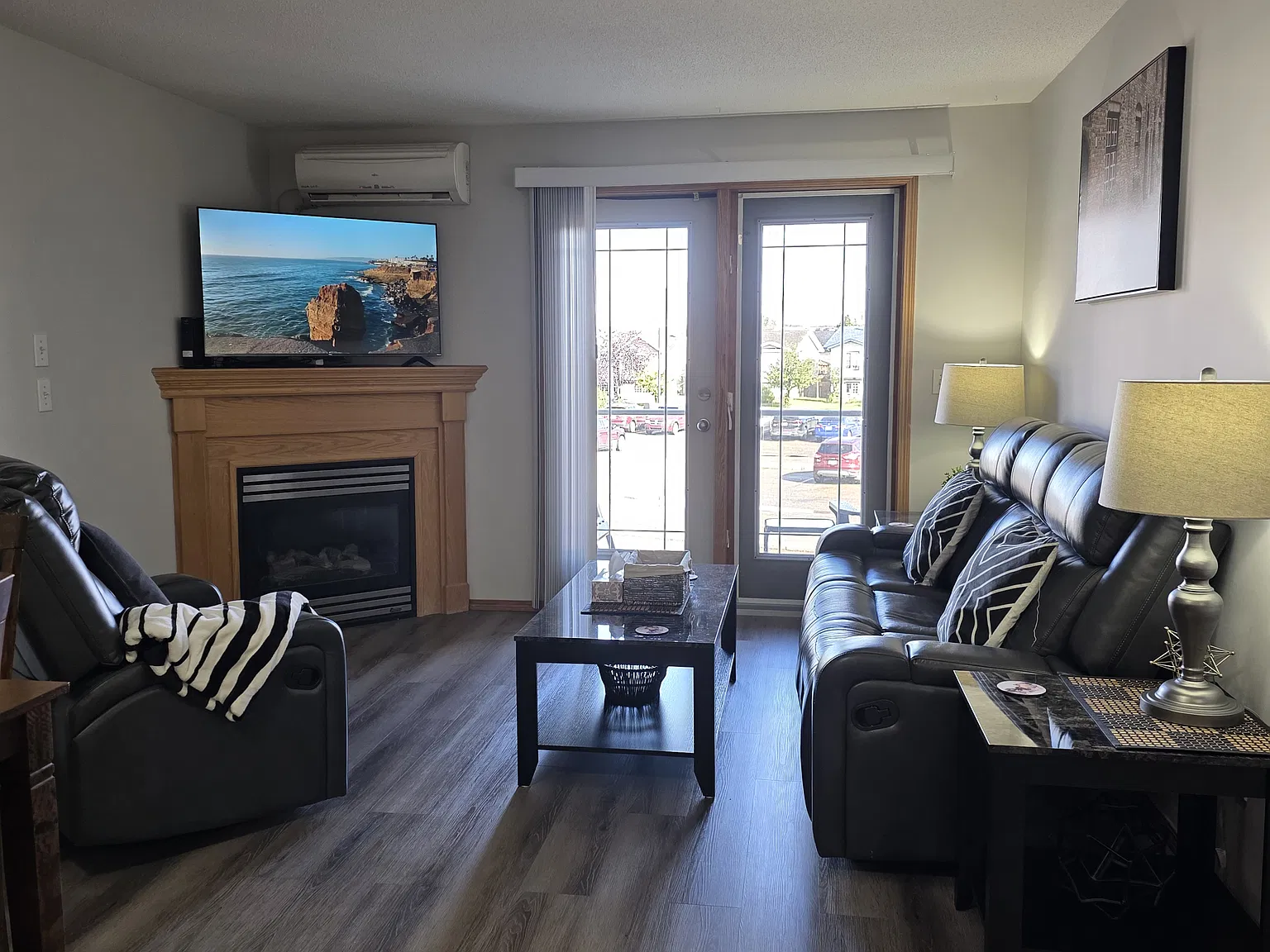 2 bed, 1100 sqft, $2,795 — Photo 1