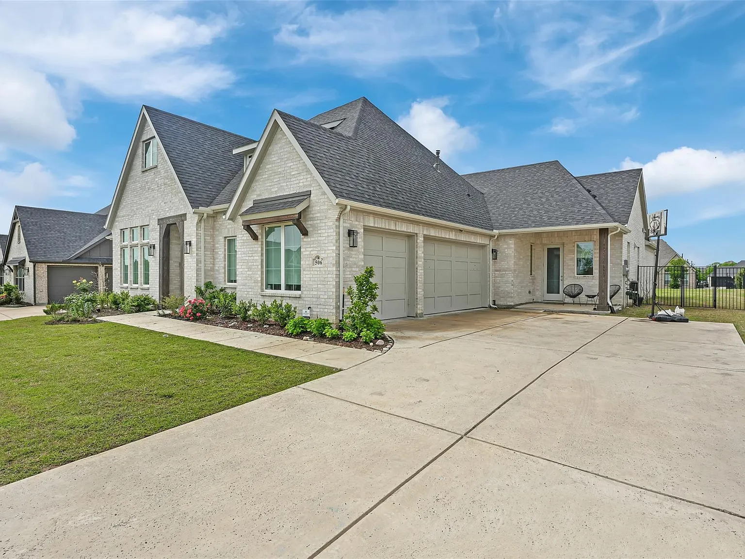 3 bed, 3.5 bath, 3124 sqft, $4,200 — Photo 2