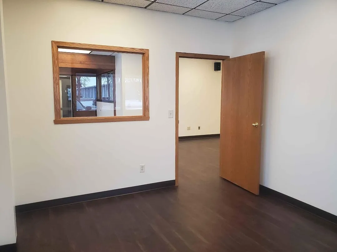 2 bed, 1100 sqft, $1,300 — Photo 4