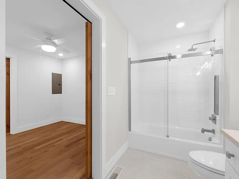 261 E Livingston Ave #A — Photo 8