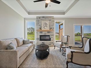 25007 W 94th Ter, Lenexa, KS 66227