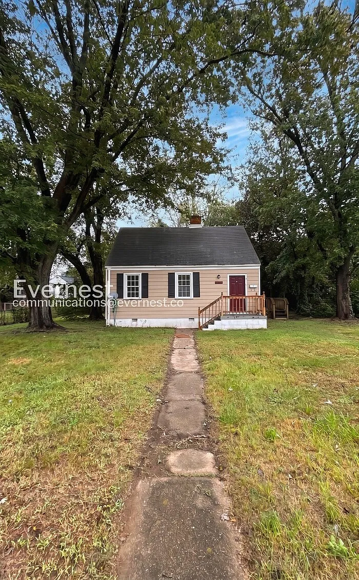 3 bed, 1.5 bath, 1102 sqft, $1,545 — Photo 2