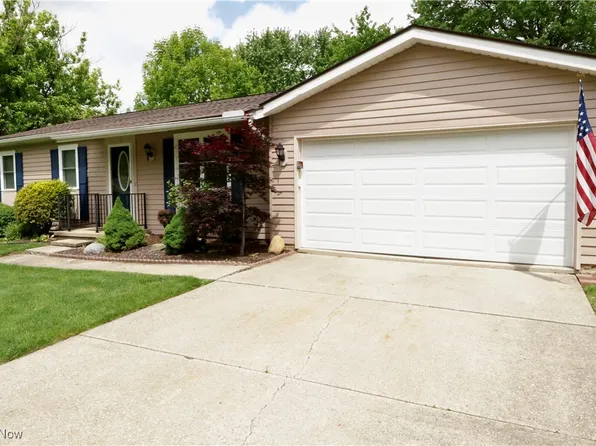 25362 Tyndall Falls Dr, Olmsted Falls, OH 44138