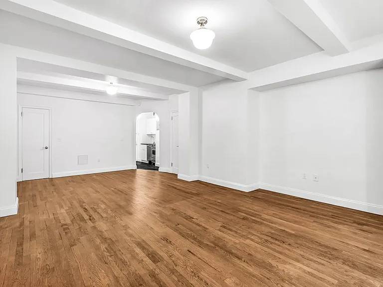 307 E 44th St #721 — Photo 4