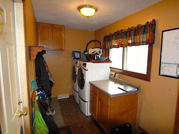 2nd image of 1305 Chestnut Ave W