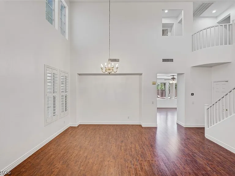 3034 Carbondale St — Photo 9