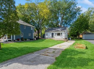 15 S Huffman St, Naperville, IL 60540