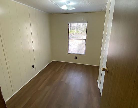 5th image of 209 Walker Rd
