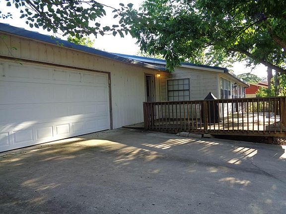 3rd image of 607 N Chaparral