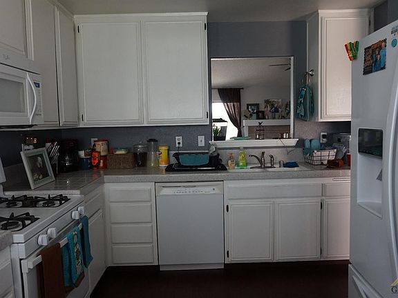 5th image of 3105 N Silver Spur Way