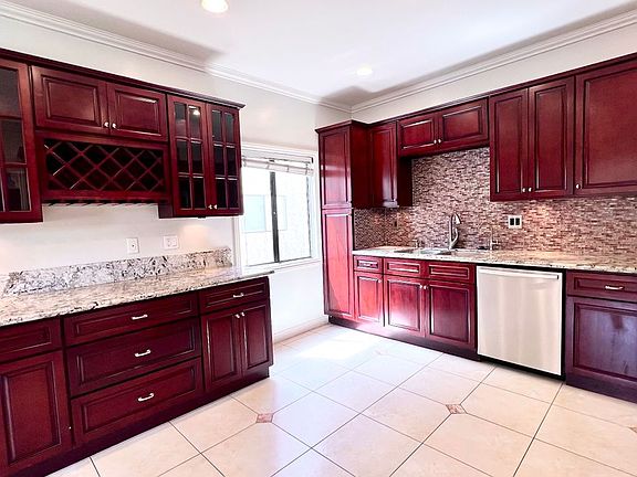 5th image of 15061 Sherman Way Unit A