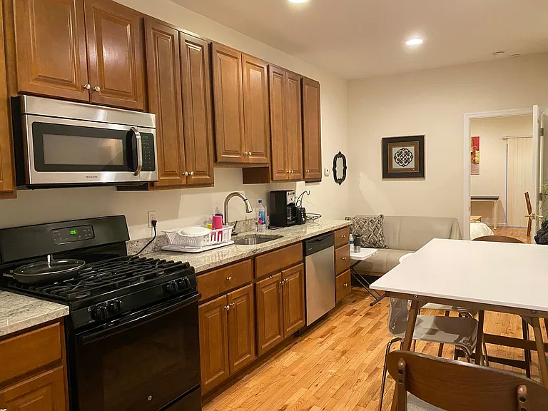 427 N Holly St — Photo 5