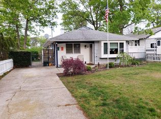 312 Revilo Ave, Shirley, NY 11967