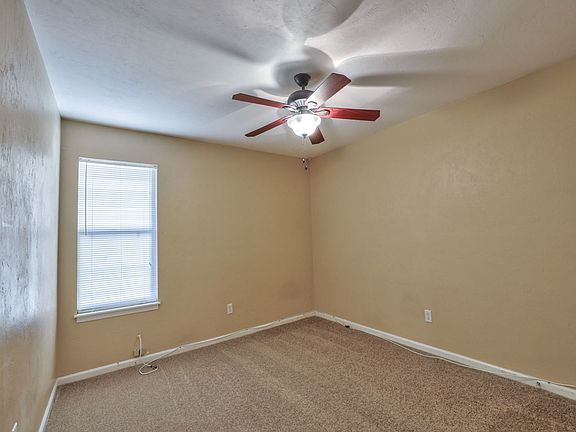 5th image of 821 Livingston Ct