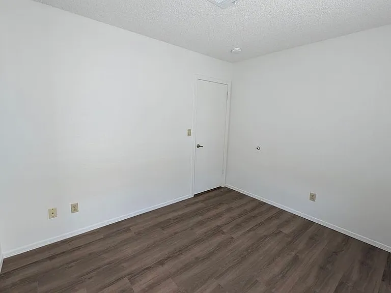 3644 W Elgin St — Photo 11