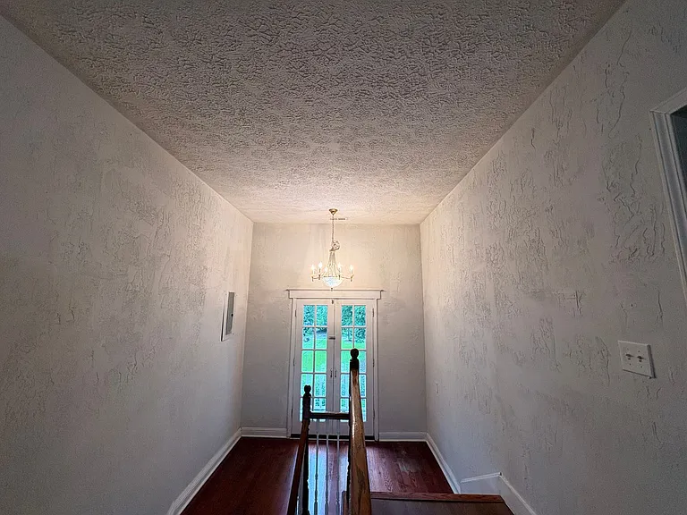311 N Center Ave — Photo 10