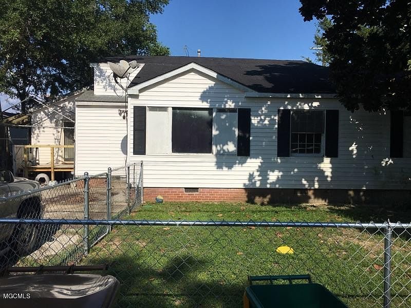 1st image of 146 Travia Ave