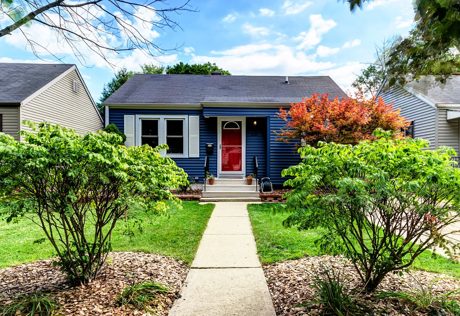 326 S May St photo 1