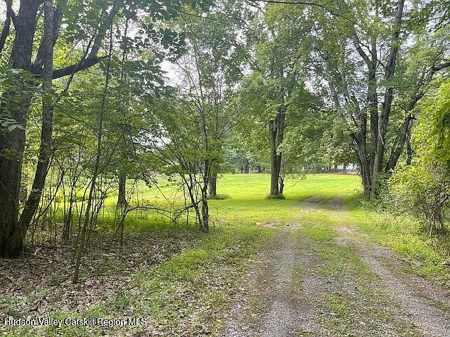 2nd image of L-25 Gayhead-Earlton Road
