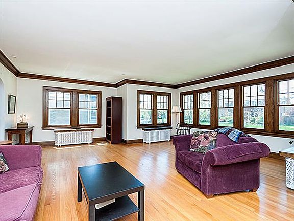 3rd image of 1208 N East Ave