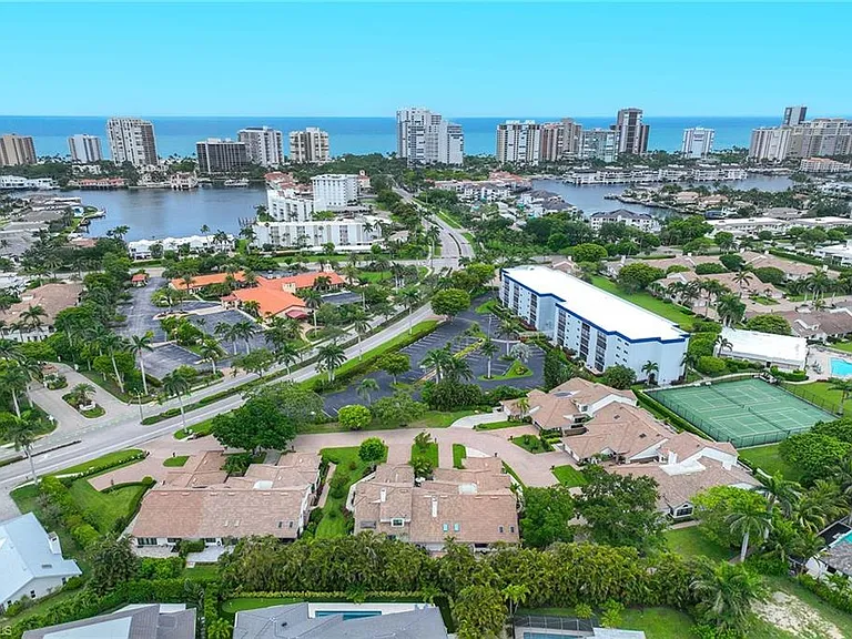 571 Park Shore Dr #G-6 — Photo 38